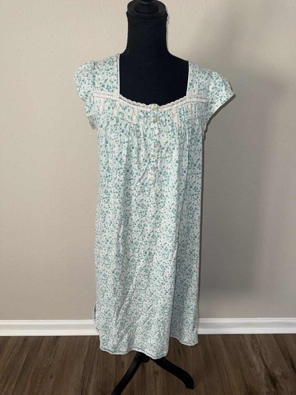 Eileen West Nightgown Size S Blue Floral Lace Trim Knee Length Sleepwear